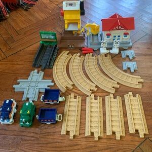 Fisher Price Geo Trax Train Set Cross Valley Junction